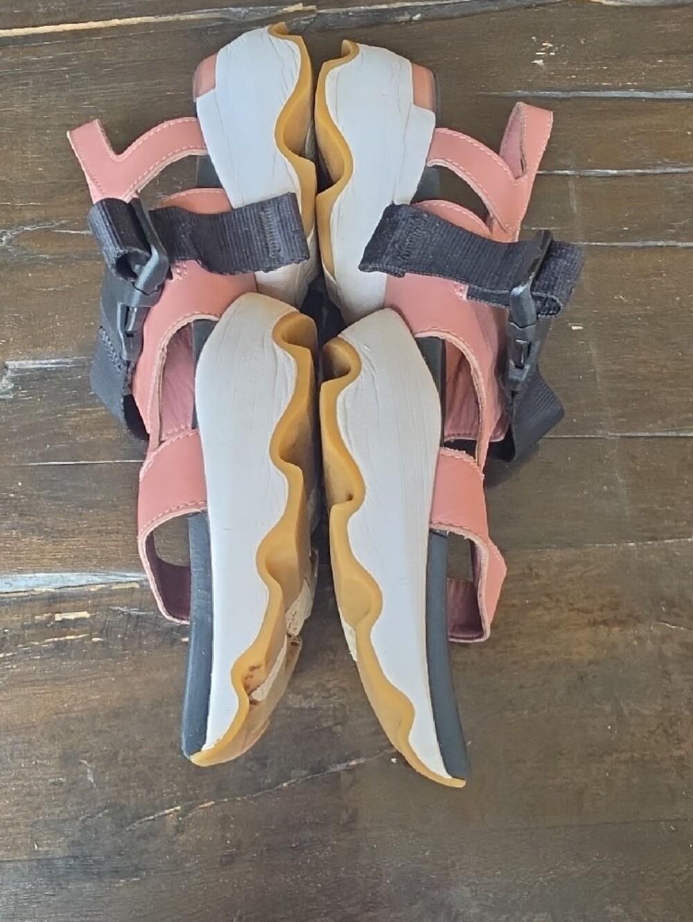 (9.5) Sorel Pink and Black Adjustable Sport Sandals Comfy Summer Vacation Walk - Picture 7 of 9